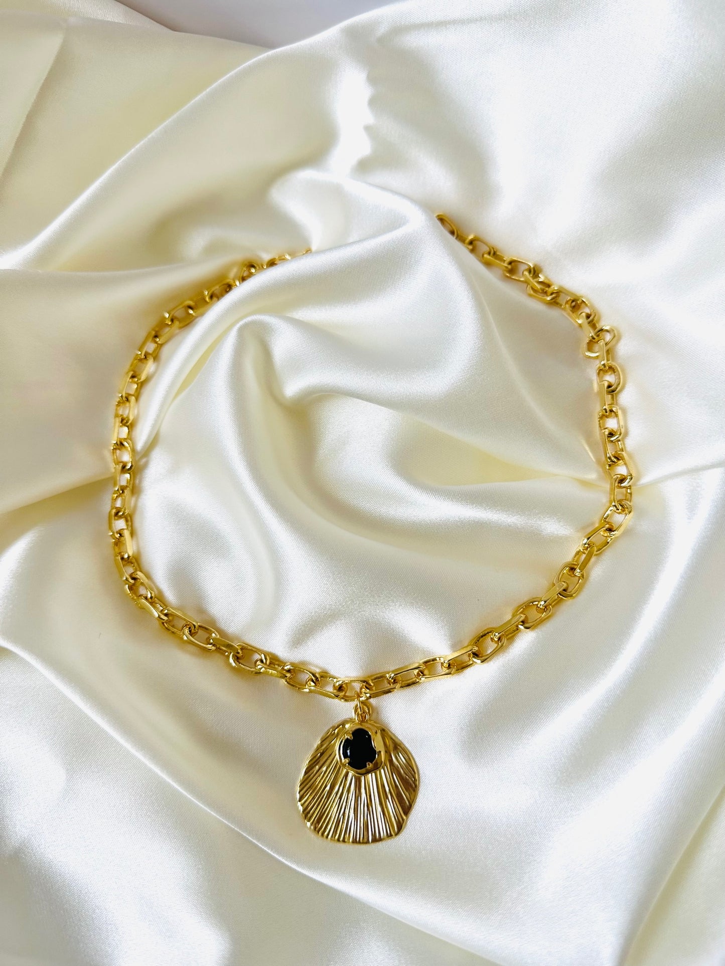 Shell and Onyx Necklace